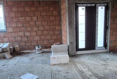 Casă cu 4 camere în Ciritei