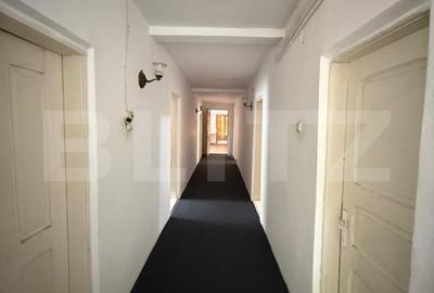 Casa cu teren generos intr-o zona premium – Ideala pentru Locuinta sau Investiti - 4