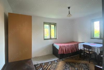 Casă cu 5 camere cu Teren 1674 Mp în Stupini