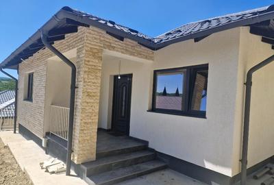 Casa parter Margineni