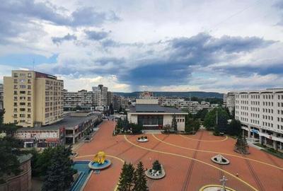 Apartament bloc Mobilux, vedere panoramica superba - 10