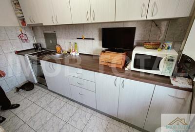 Apartament 3 camere Costesti mobilat si utilat, etaj 4/4 - 5