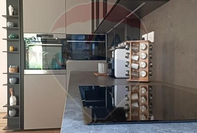 Casă cu 3 camere cu Teren 878 Mp în Central - 2