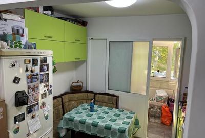 Apartament 3 camere decomandat- zona Tomis 3 - 6