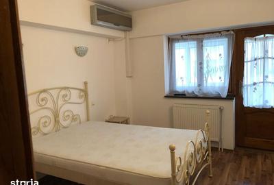 Apartament cu 4 camere decomandat în Central - 2