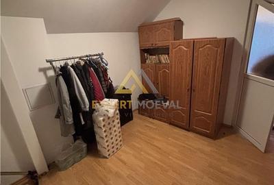 Casă cu 4 camere cu Teren 216 Mp în Valea Roșie - 2