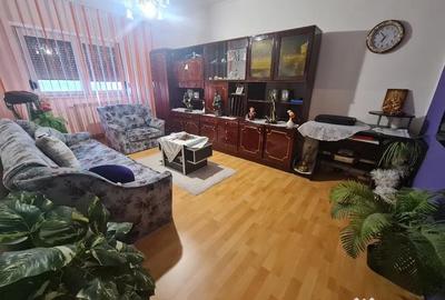 Apartament cu 2 camere decomandat în Radu Negru
