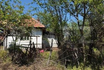 Casă cu 2 camere cu Teren 1100 Mp în Central - 3