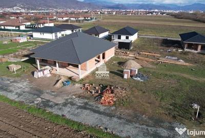 Casă cu 5 camere cu Teren 1300 Mp în Recea - 2