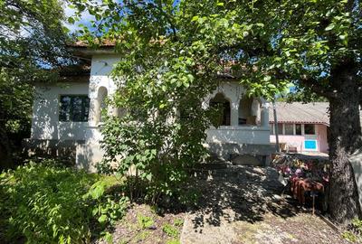 Casă cu 4 camere cu Teren 3600 Mp în Ciovârnășani - 8