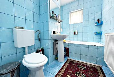 Apartament cu 3 camere decomandat în - 10