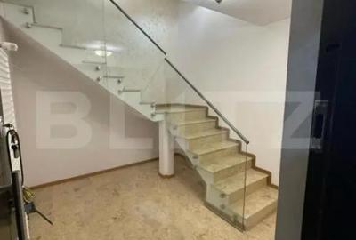 Apartament cu 4 camere decomandat în Central - 3