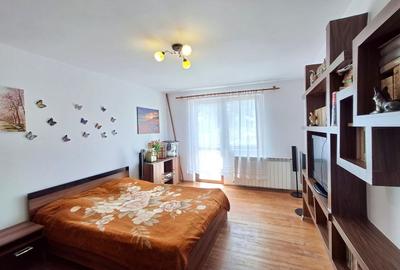 Casă individuală cu 8 camere cu Canalizare în Central - 11