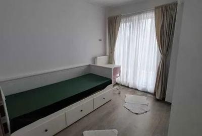 Apartament cu 3 camere decomandat în Dobroești