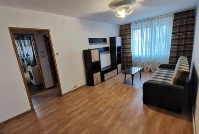 Apartament cu 3 camere decomandat în Complex Studențesc