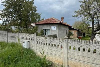 Casă cu 4 camere cu Teren 1400 Mp în Central - 9