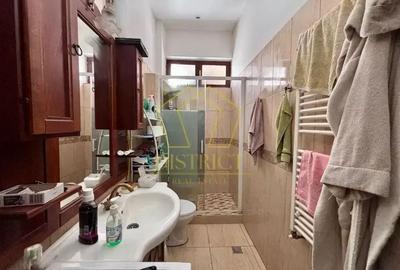 Casa renovata cu 4 camere la curte comuna | Iosefin - 9