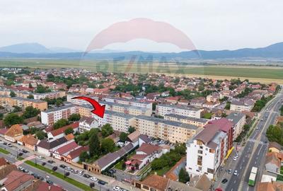 Apartament cu 3 camere de vanzare, in zona centrala - 8