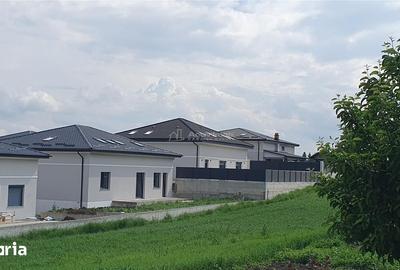 Casă cu 7 camere cu Teren 450 Mp în Central - 11