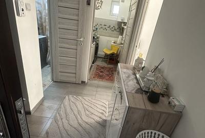 Apartament cu 2 camere decomandat în Micro 19 - 1