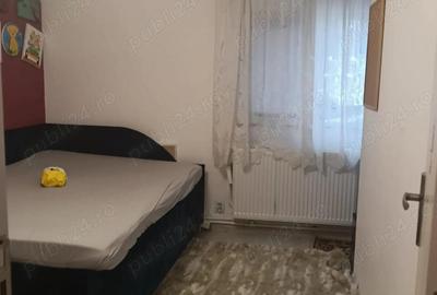 Inchiriez casa la curte 3 camere - 1