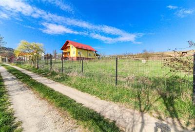 Teren Construcții intravilan de 1366 mp, în Vâlcele - 3