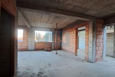 Casă cu 5 camere cu Canalizare în Dezmir - 12