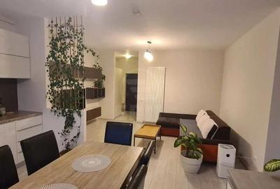 Apartament cu 3 camere semidecomandat în Central