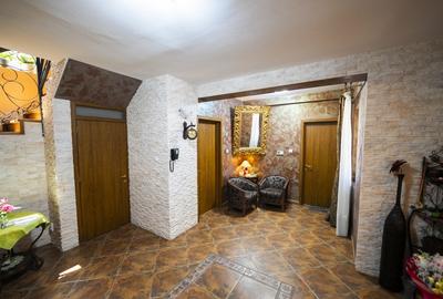 Casa 8 camere, 326 mp utili, teren 600 mp - cartier Rovine-Lapus Arges - 1