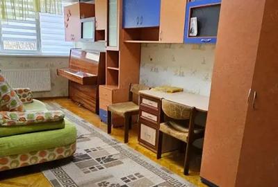 Apartament cu 3 camere in zona Dambovita - 1