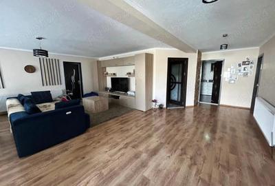 Casă cu 5 camere cu Teren 2401 Mp în Priboieni - 3