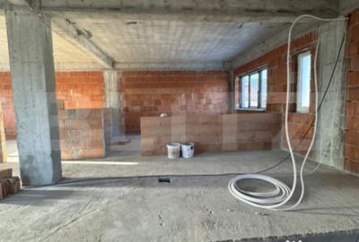 Casă cu 5 camere cu Teren 1355 Mp în George Enescu - 3