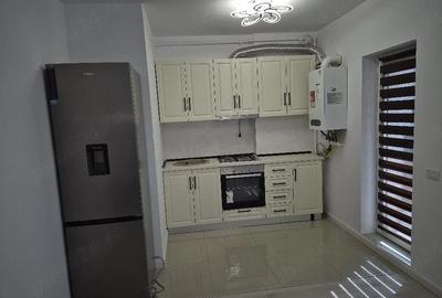 Apartament cu 2 camere decomandat în Titan