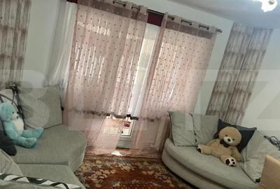 Apartament cu 3 camere decomandat în Micro 16