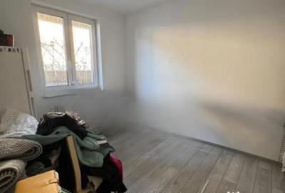 Casă cu 7 camere cu Teren 670 Mp în Săsar