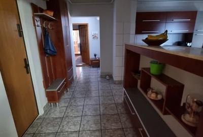 2 camere, decomandate, 66 p, mobilat si utilat, M-uri Ciuperca - 9
