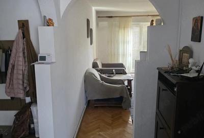 Apartament cu 2 camere decomandat în Carpați 2 - 4