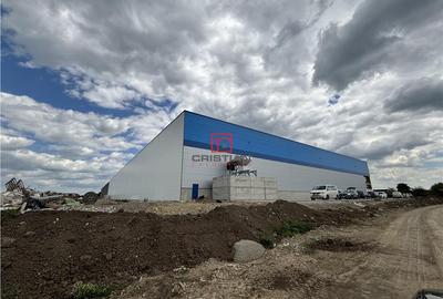 Spațiu comercial, de 5,000 mp, în Central - 2