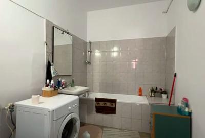 Apartament cu 2 camere decomandat, mobilat în P-ța Sfânta Vineri - 13