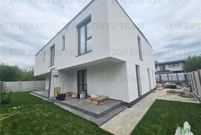 Duplex 4 camere panouri solare/pompa caldura in Giulesti