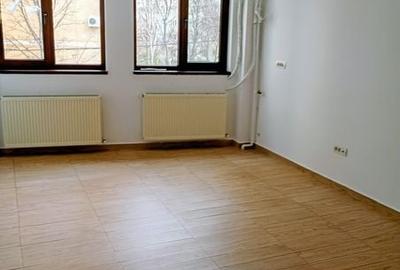 Casă cu 5 camere cu Canalizare în Moșilor - 7