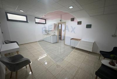 Spatiu de inchiriat -bloc nou 35 mp- zona Cora - 4