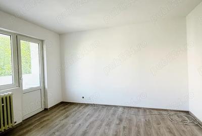 De vanzare: Apartament spa?ios, 3 camere, renovat. Str, Eliberarii - 4