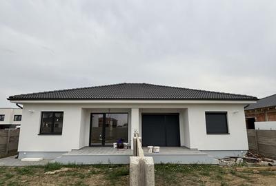 Casă cu 3 camere în Moșnița Nouă - 7