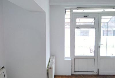 Spațiu comercial, de 67 mp, în Central - 10