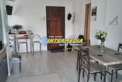 SEBES ! Vanzare Apartament 2 camere decomandat Etaj 2 cu 2 balcoane Central cu priveliste deosebita - 2