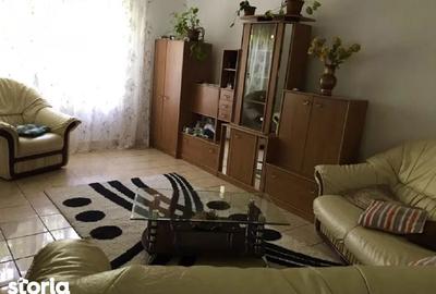 Casă cu 4 camere cu Teren 400 Mp în Km 5