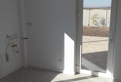 CREVEDIA-zona retrasa,liniste,1.3km de sos.Bucuresti! - 8