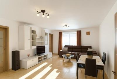 Casă cu 6 camere cu Canalizare în Central - 1