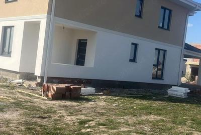 Casă cu Teren 1000 Mp în Săcălaz - 2